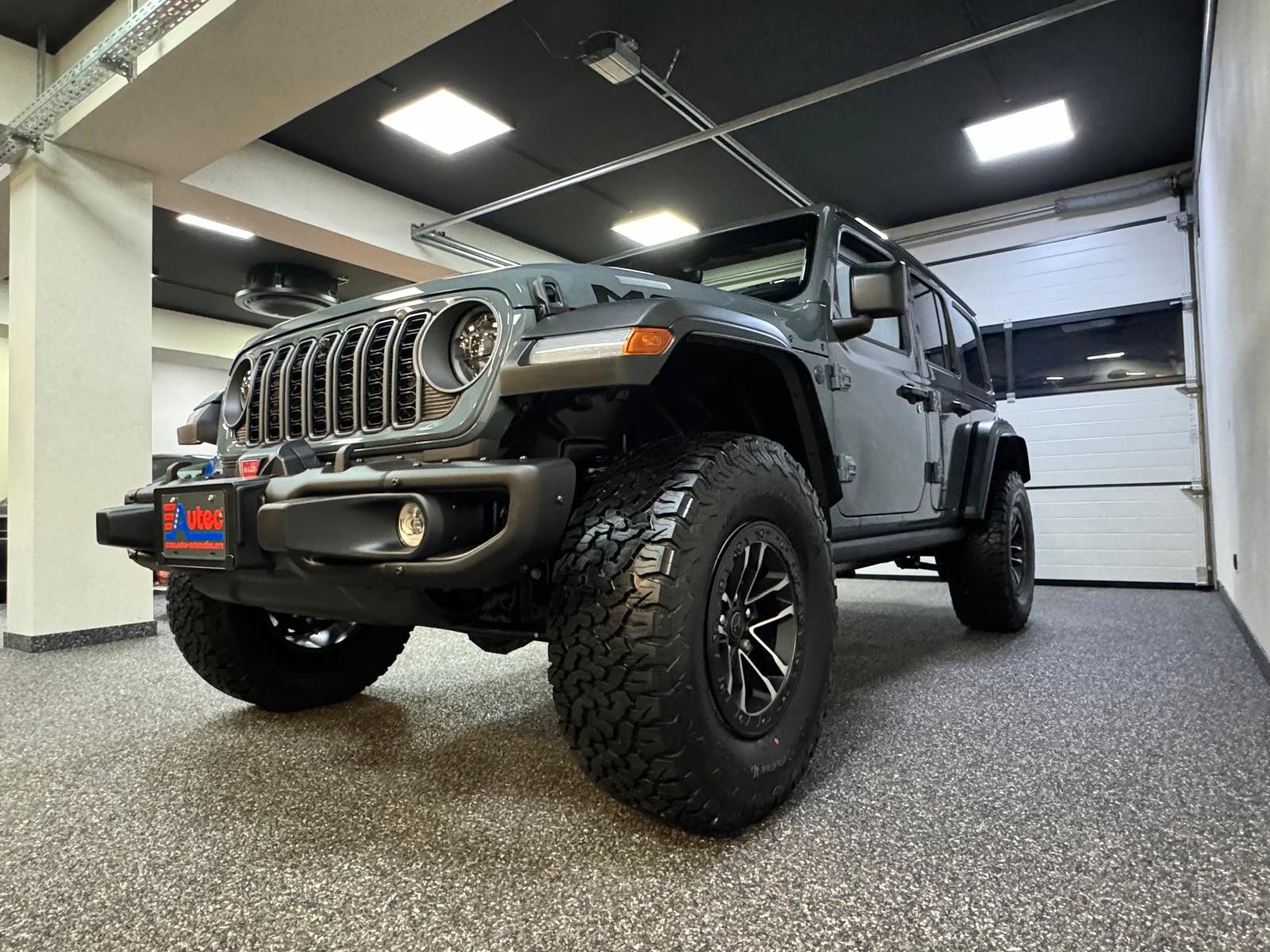 Fahrzeugabbildung Jeep MOAB 392-6.4L HEMI V8-WINDE-SKY ONE-35"