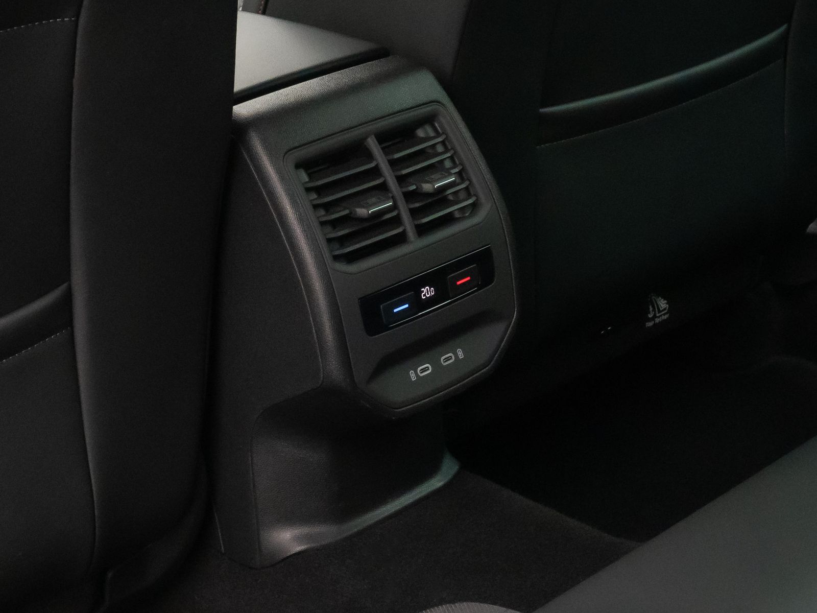 Fahrzeugabbildung SEAT Leon e-HYBRID FR Tempomat DigitDispl ParkAsssit