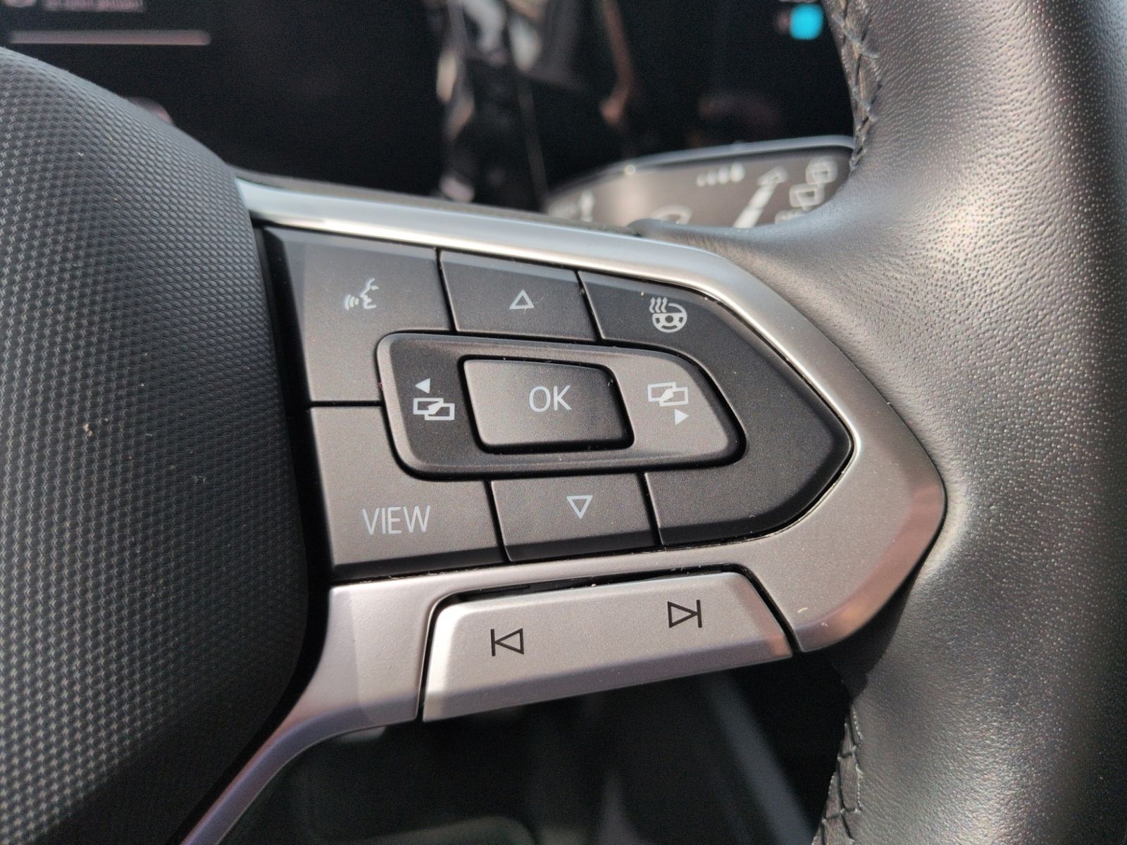 Golf VIII 1.5 TSI Move GRA+LED+NAVI+APP