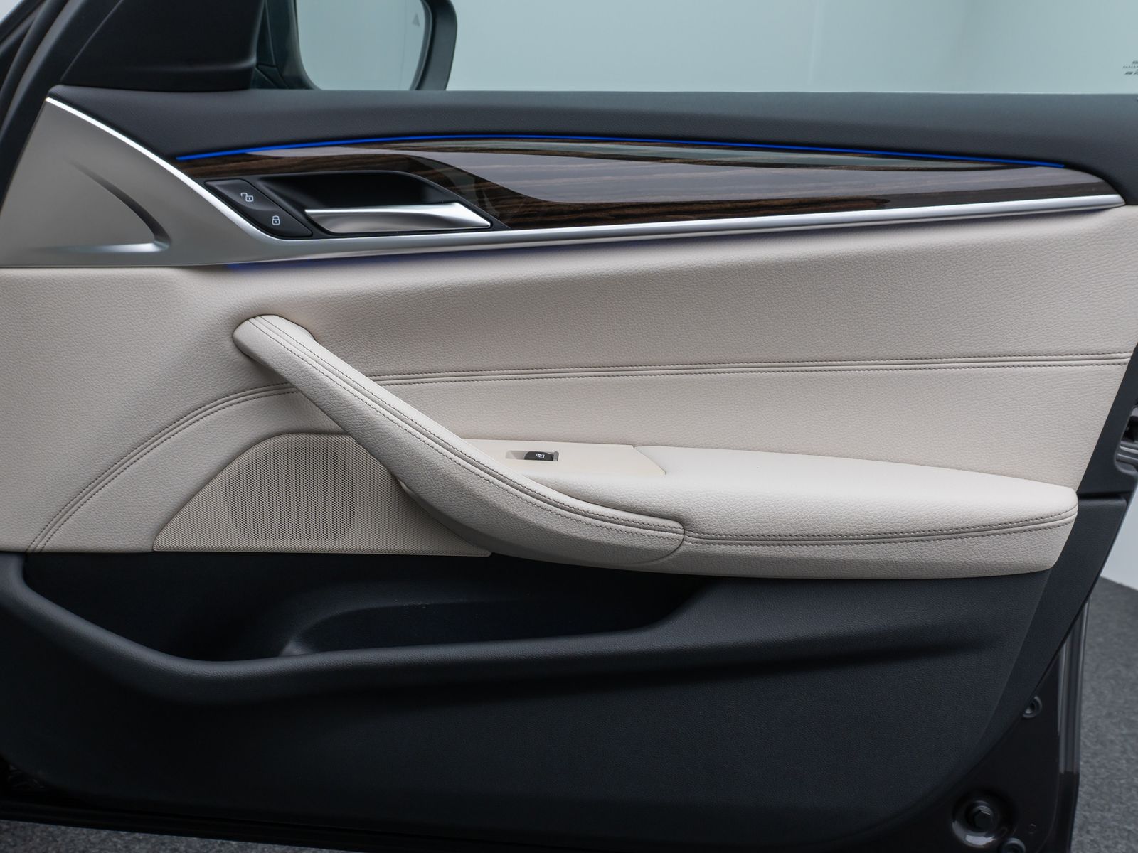 Fahrzeugabbildung BMW 540i xD Panorama 360°DAB Fernlichtassist Sport