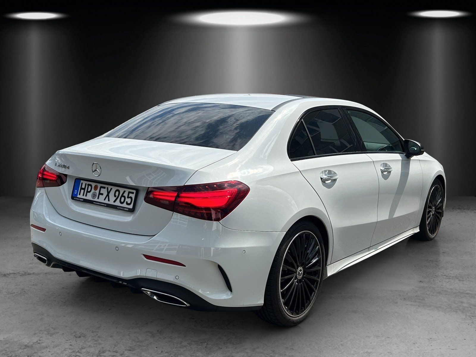 Fahrzeugabbildung Mercedes-Benz A 220 d Lim+AMG-Line+Burmester+PSD+DISTRONIC+19"