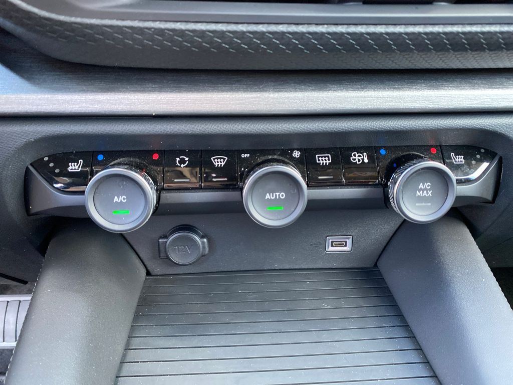 Fahrzeugabbildung Citroën C5 X 130 Automatik FEEL PACK *ACC*Navi*19Zoll*