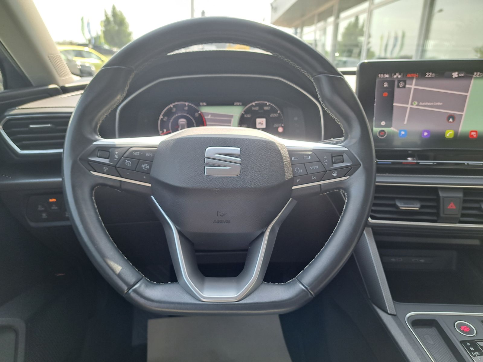 Fahrzeugabbildung SEAT Leon Style ST 2.0 TDI DSG LED PARK-ASSIST NAVI