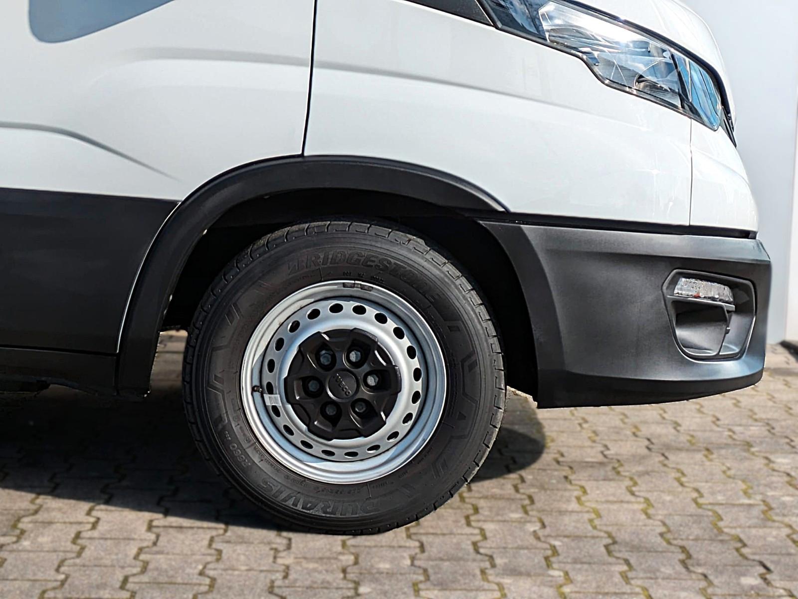 Iveco Daily DOKA KASTEN 6 SITZE KLIMA NAVI STANDH. CAM