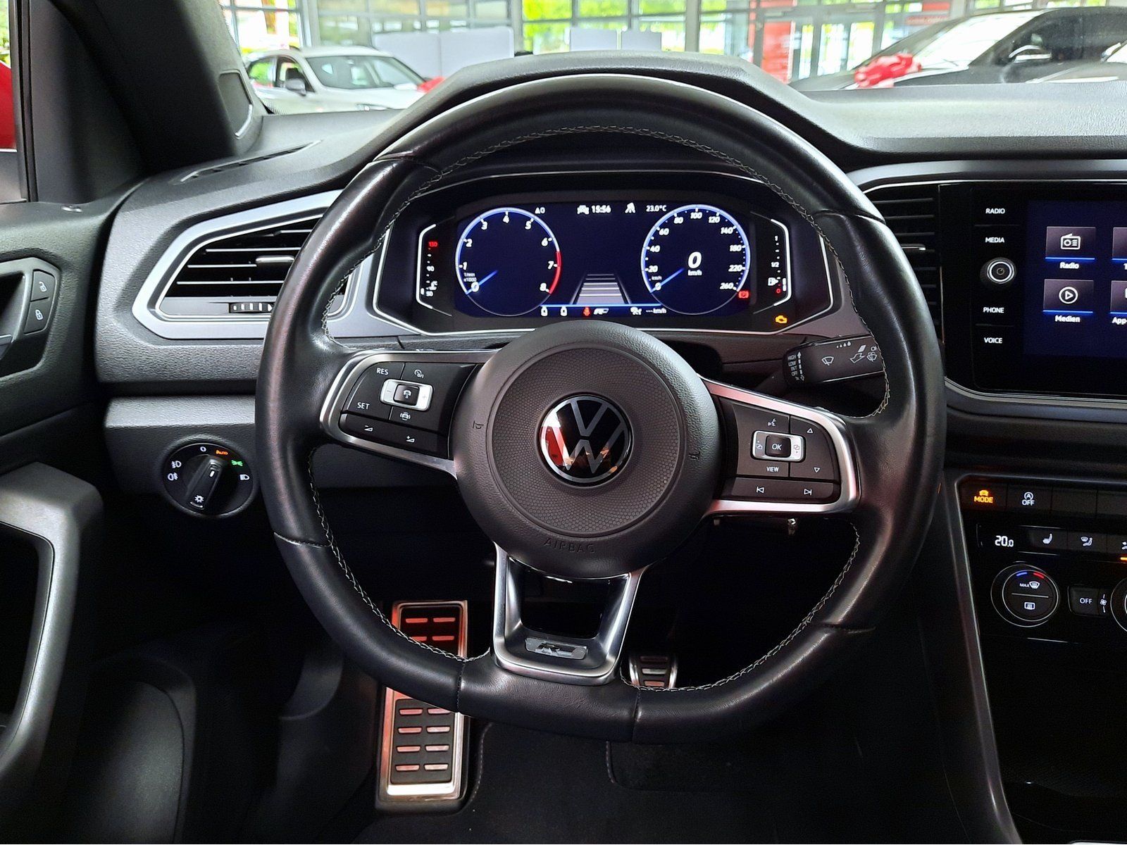 Fahrzeugabbildung Volkswagen T-Roc Cabrio R-Line TSI *AHK*Navi*PDC*ACC*LED*