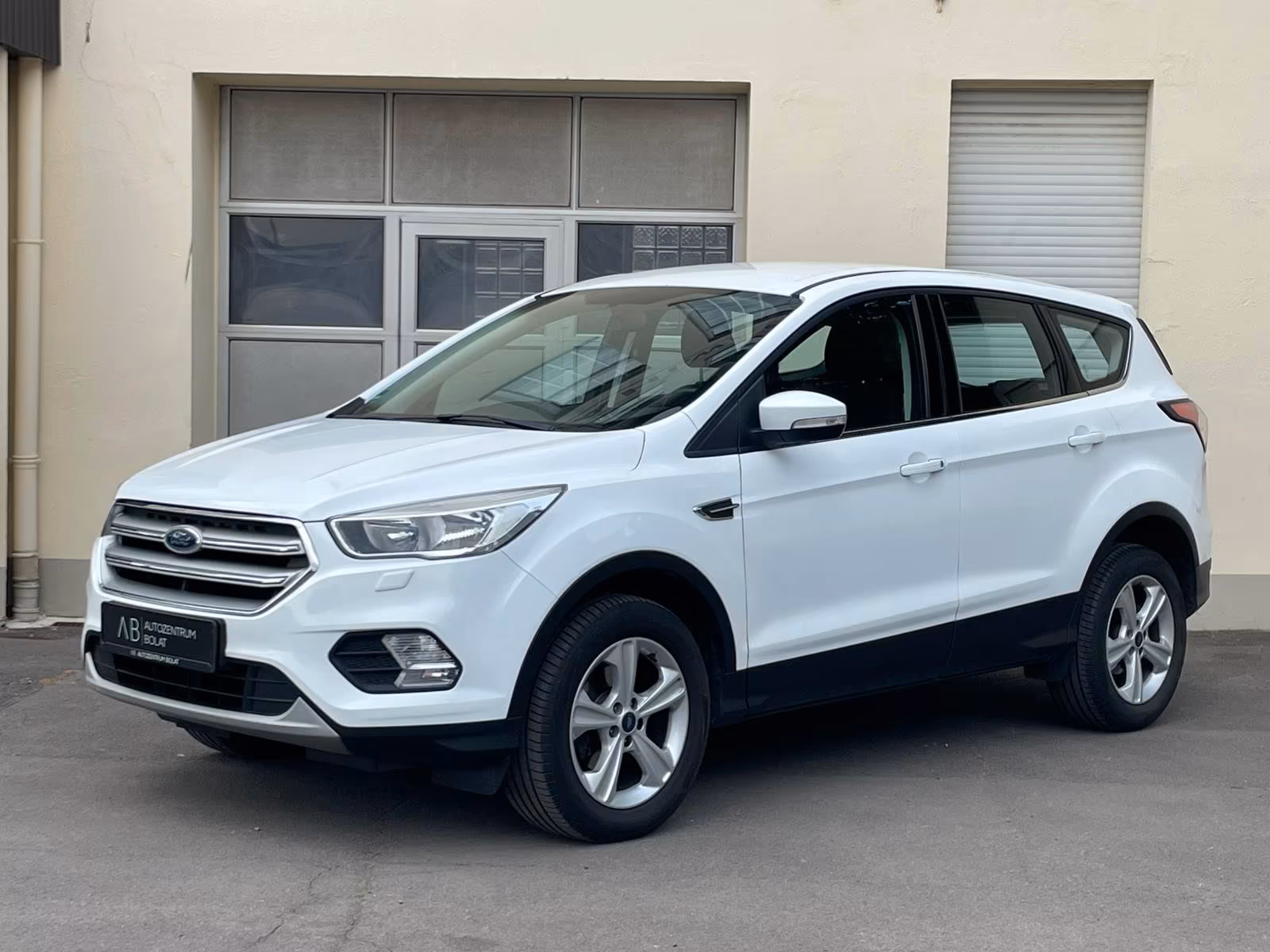 Ford Kuga Trend°KLIMA°PDC°SITZHEIZUNG°WR+SR°