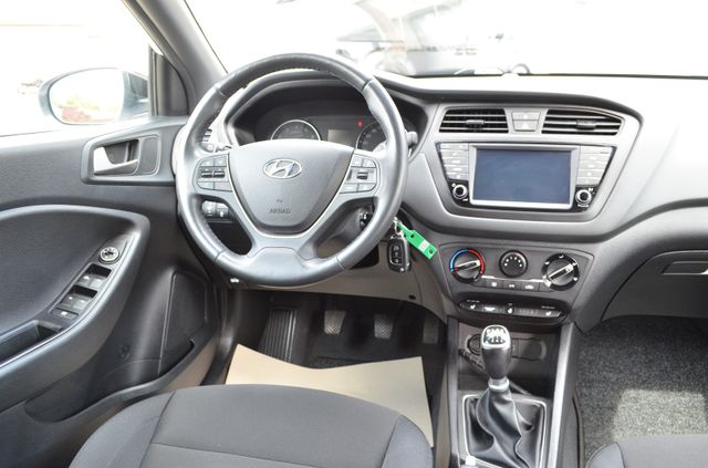 Hyundai i20 1.0 T-GDI PASSION PLUS - NAVI - WENIG KM