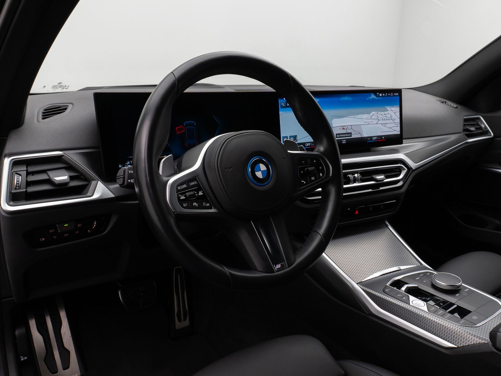 Fahrzeugabbildung BMW 330e M Sport Pro Kamera DAB CockPitPro Komfort