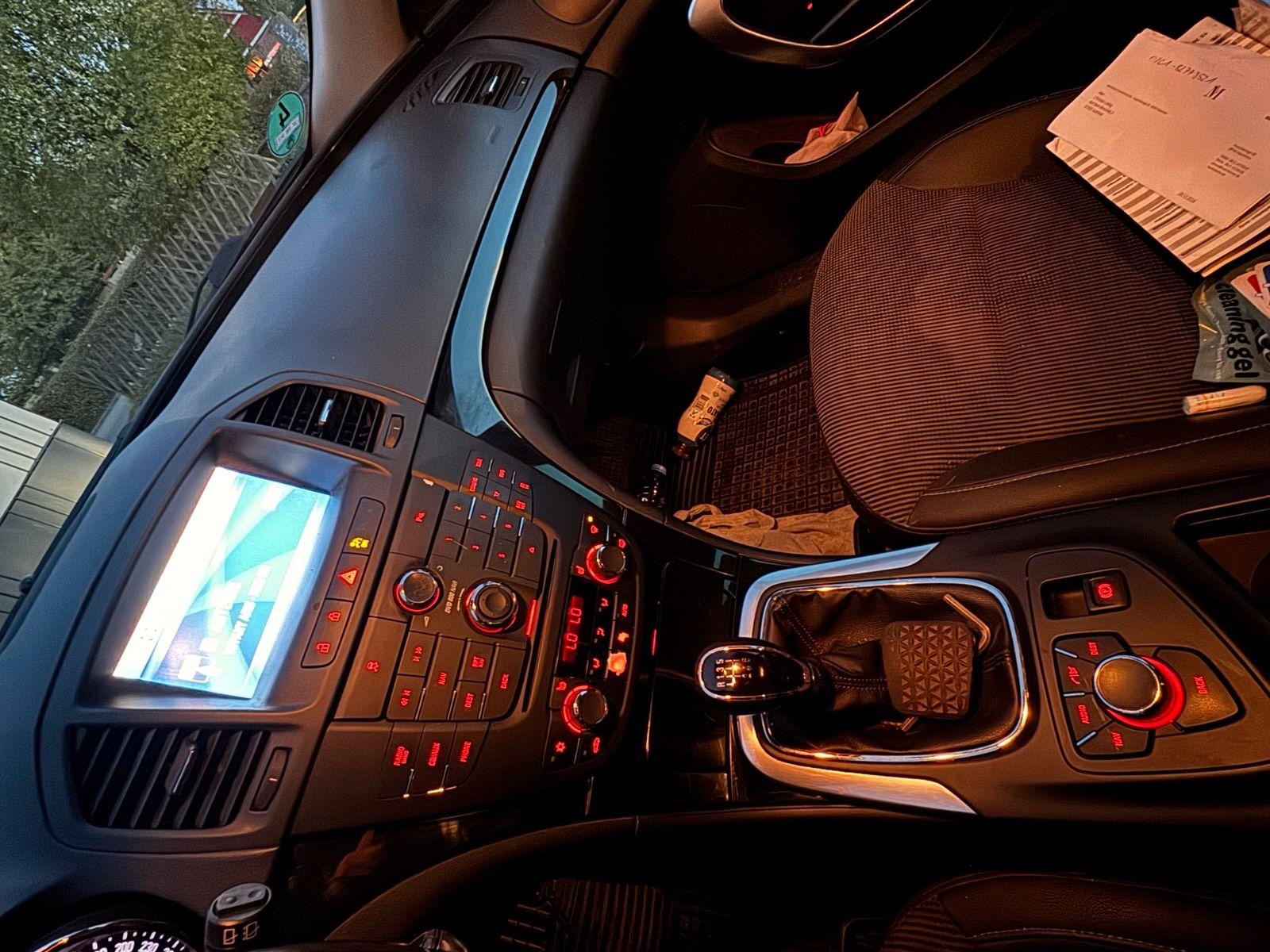 Opel Insignia 2010 — photo 11
