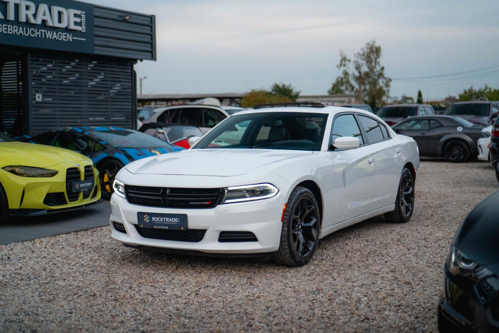 Fahrzeugabbildung Dodge Charger 3.6 Night-Paket | LED | Unfallfrei | 20'