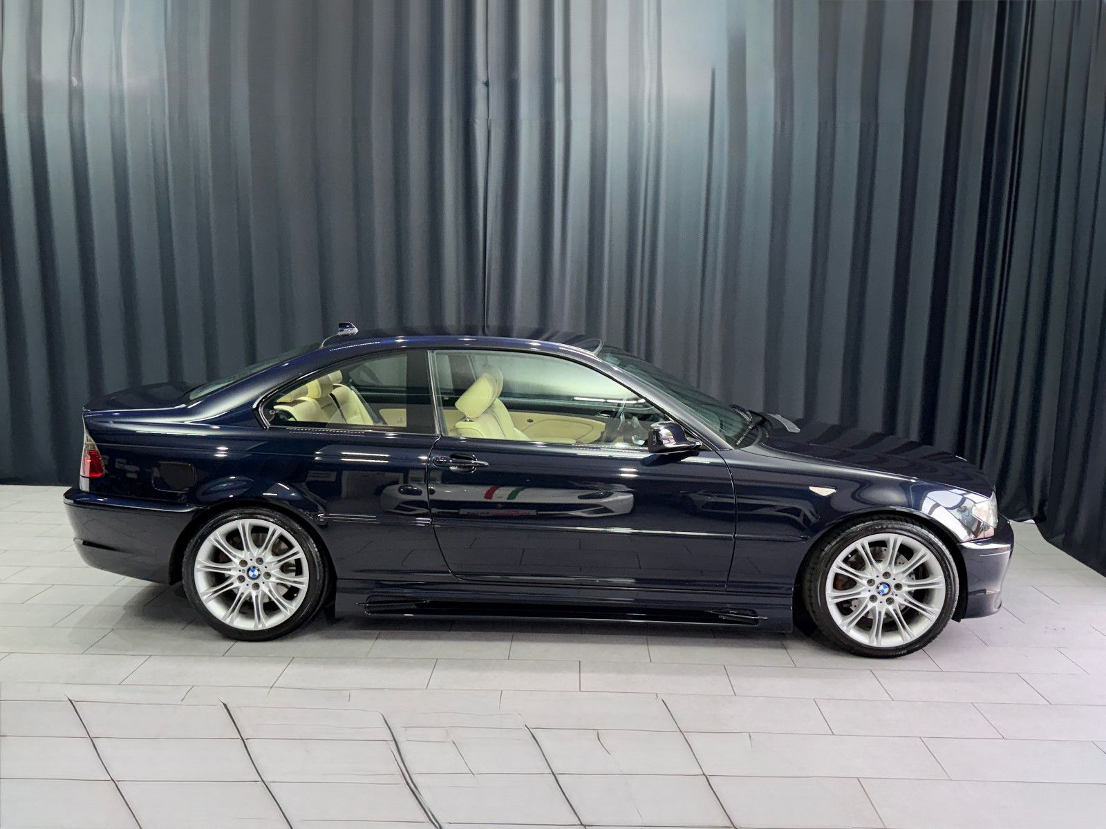Fahrzeugabbildung BMW 330i Coupe Edition Sport |1.HAND|SMG|H/K|LEDER