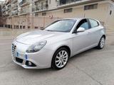 Alfa Romeo Giulietta 1.6 JTDm-2 120 CV Distincti - silberne Alfa Romeo Giulietta