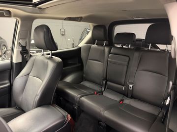 Toyota Land Cruiser - 12