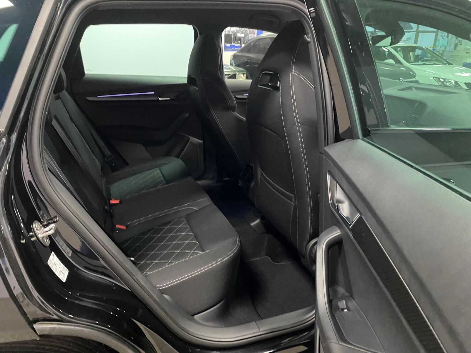 Fahrzeugabbildung SKODA Karoq 1.5 TSI SPORTLINE+MATRIX+ACC+AHK+APP+RFK++