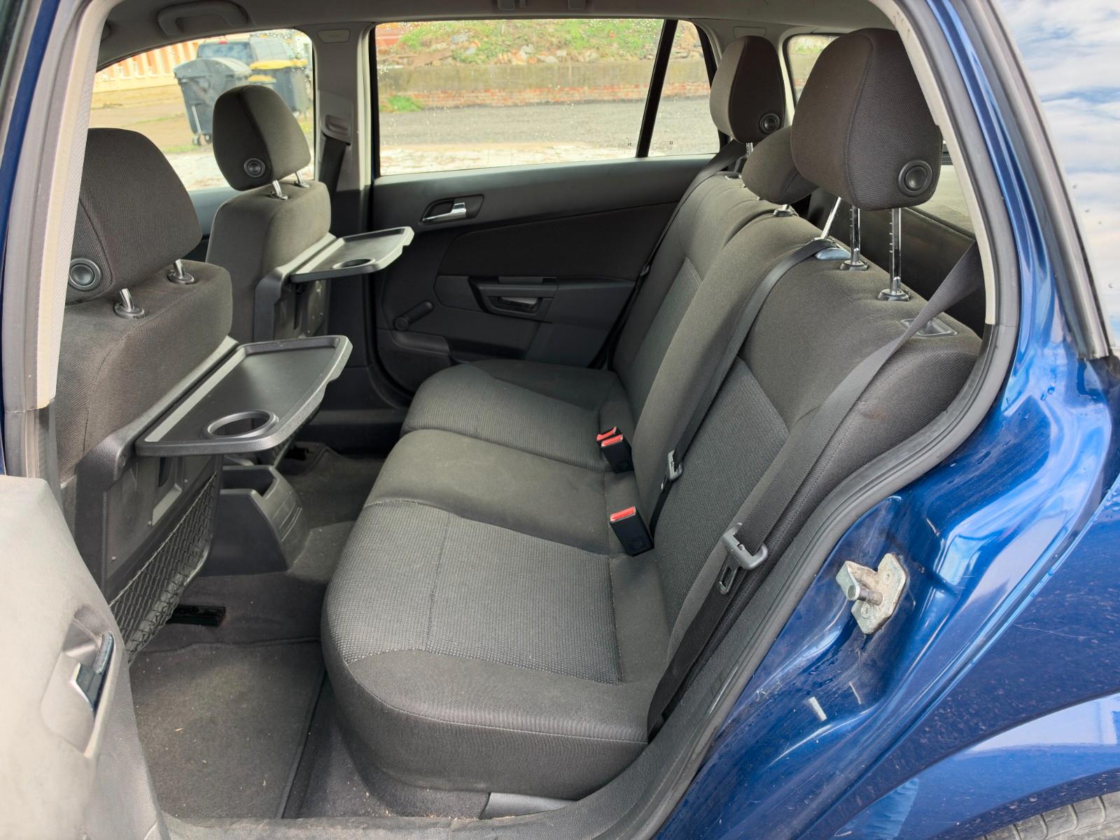 Opel Astra 2004 — photo 14