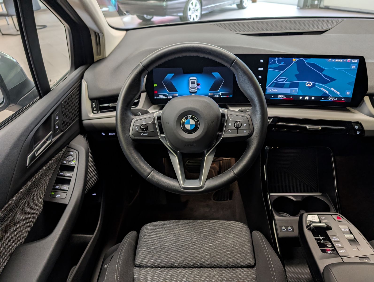 Fahrzeugabbildung BMW 218 Active Tourer d AHK Pano Cam Travel-Paket