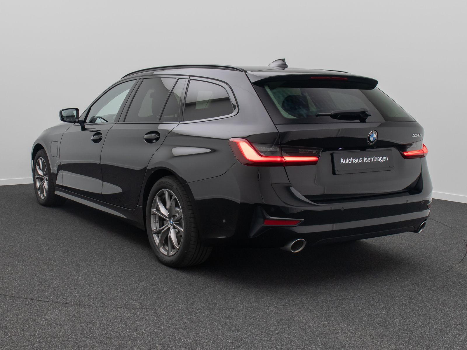 Fahrzeugabbildung BMW 330e Sport Line 360° Memory HUD DAB Laser HiFi