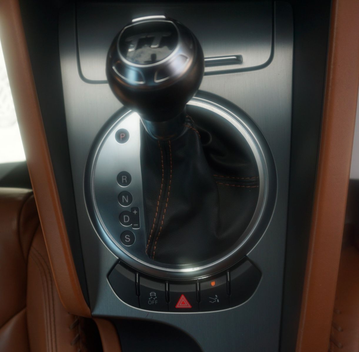 Fahrzeugabbildung Audi TT Roadster 2.0 TFSI quattro,Leder,Navi,Xenon,SH