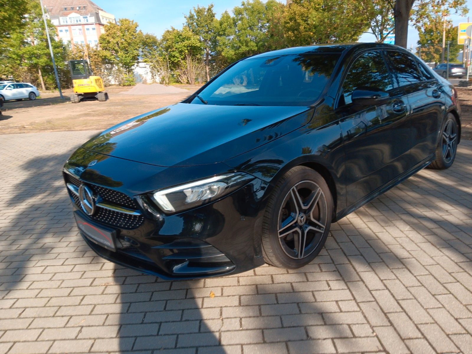 MERCEDES-BENZ A -Klasse Lim. A 180 d AMG Line Navi LED Klima