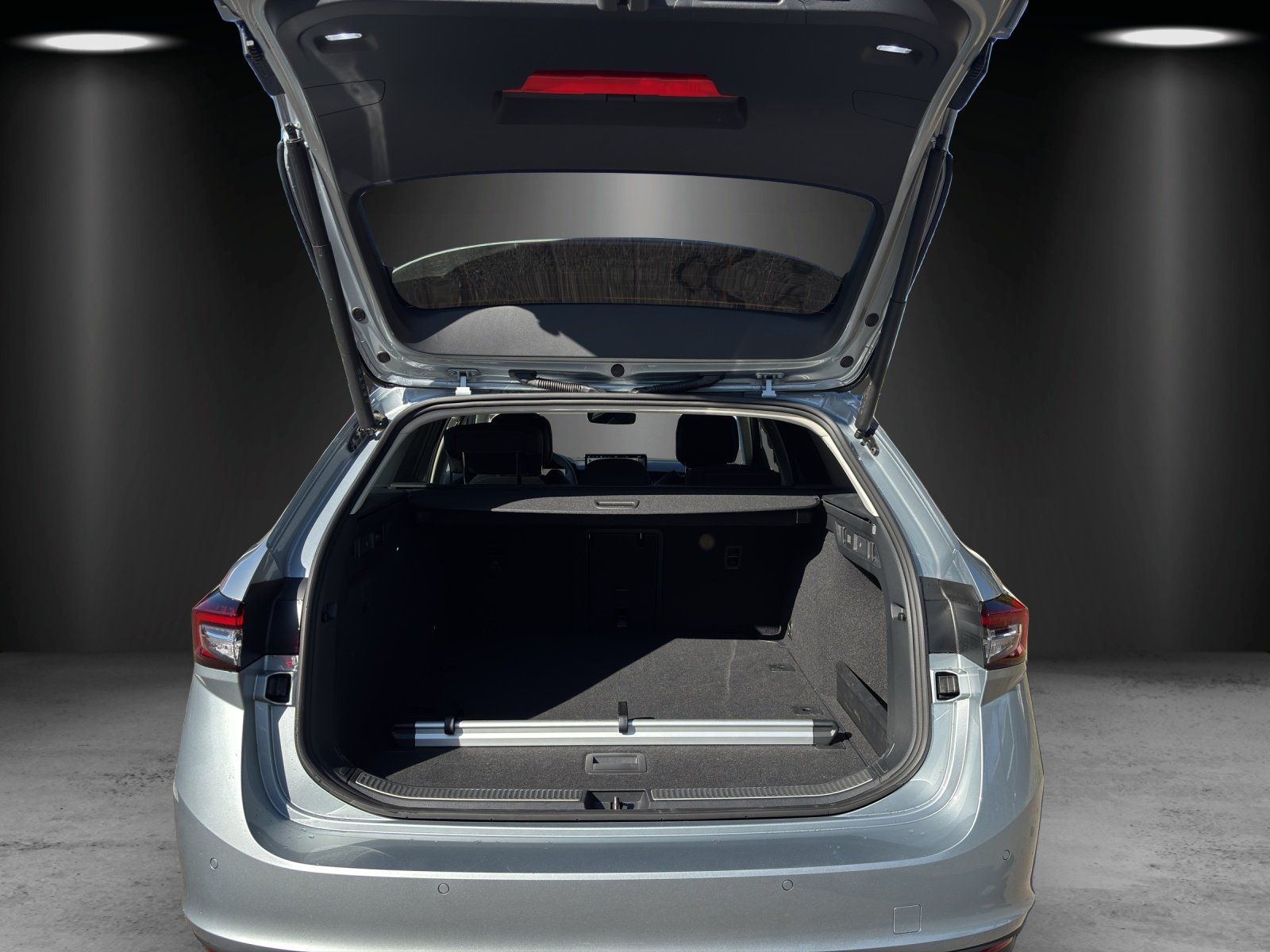Fahrzeugabbildung SKODA Superb Combi Selection 2,0 TDI 110 kW DSG