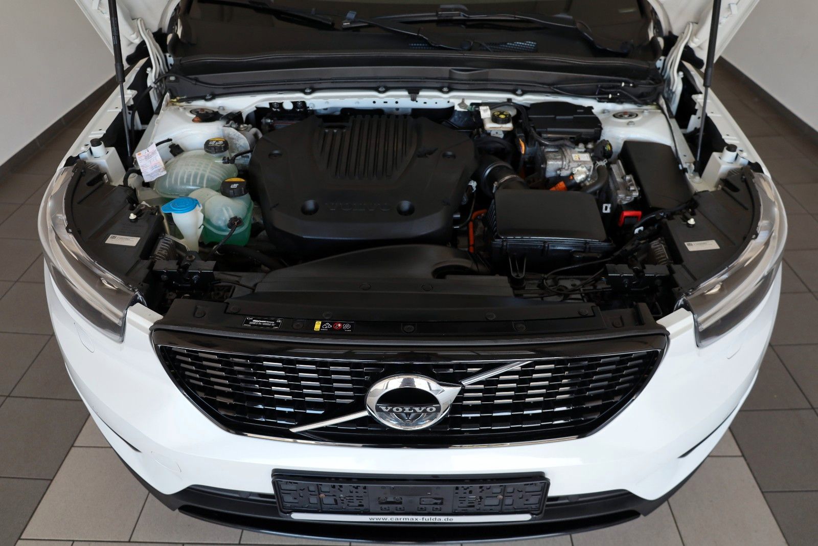 Fahrzeugabbildung Volvo XC40 T5 Recharge R Design Leder,Navi,PanDach,360