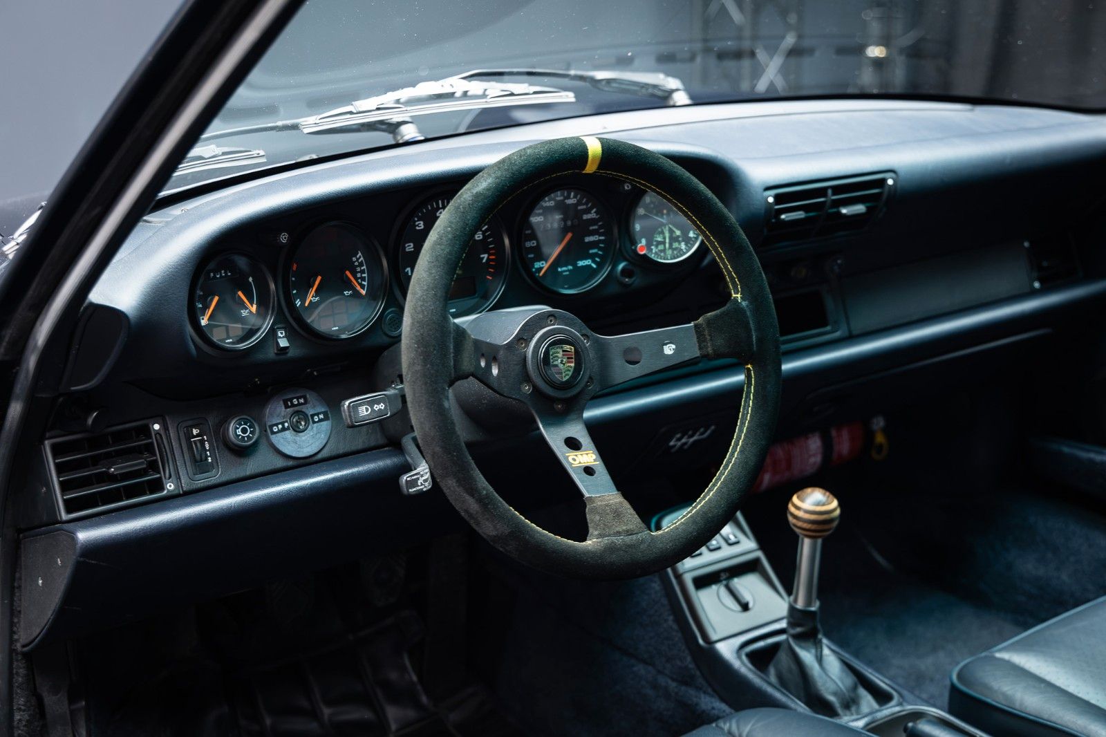 Fahrzeugabbildung Porsche 964 Carrera 2 Coupé + Schalter + H-Kennz.