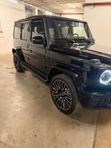 Mercedes-Benz G 63 AMG A22/CARBON/NGHT1+2/PK1/PW1/STOCK - mit Benzin-Antrieb: Massagesitze
