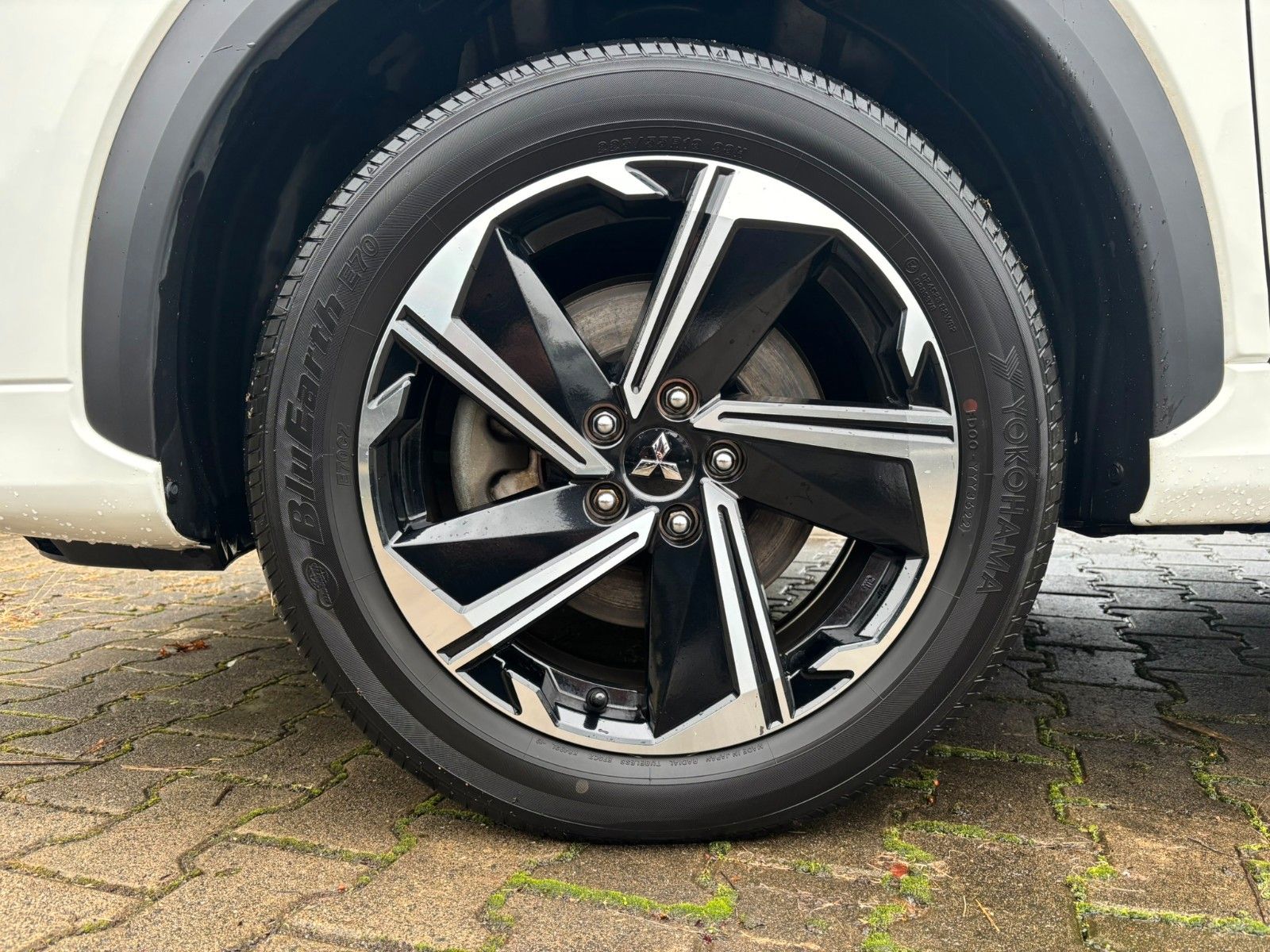 Fahrzeugabbildung Mitsubishi Eclipse Cross PHEV Select