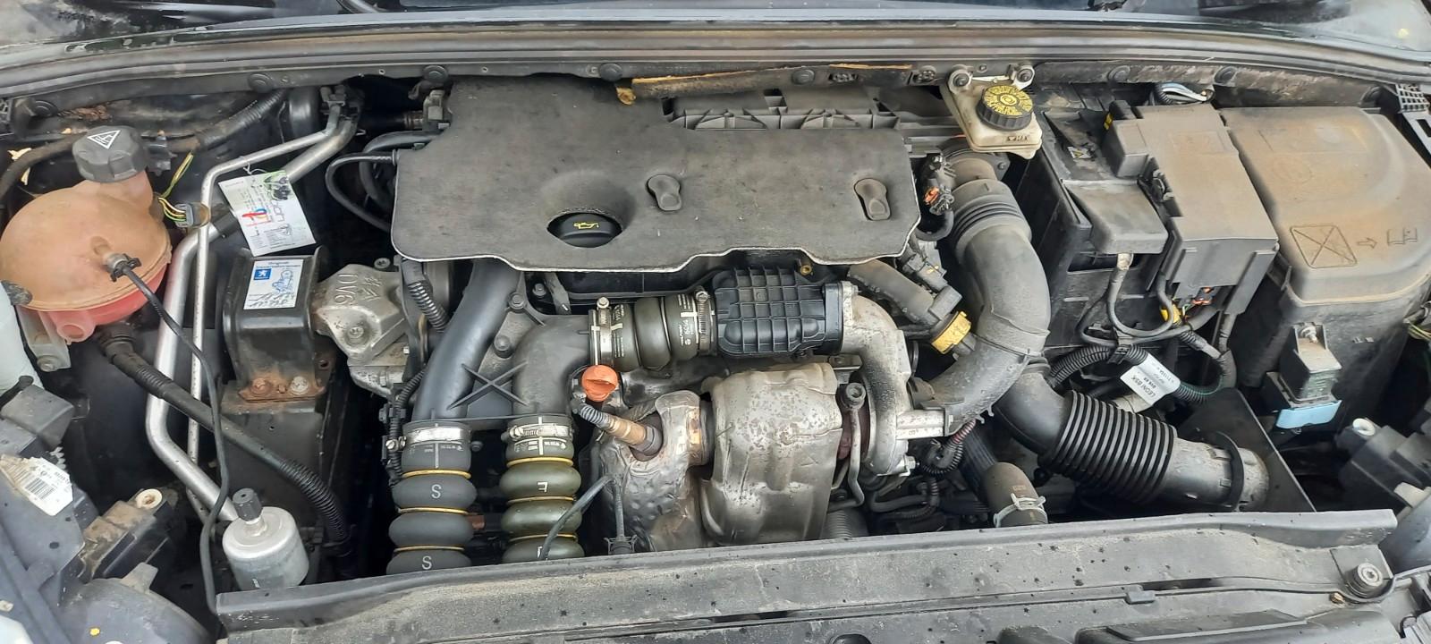 Peugeot 308 2014 — photo 24