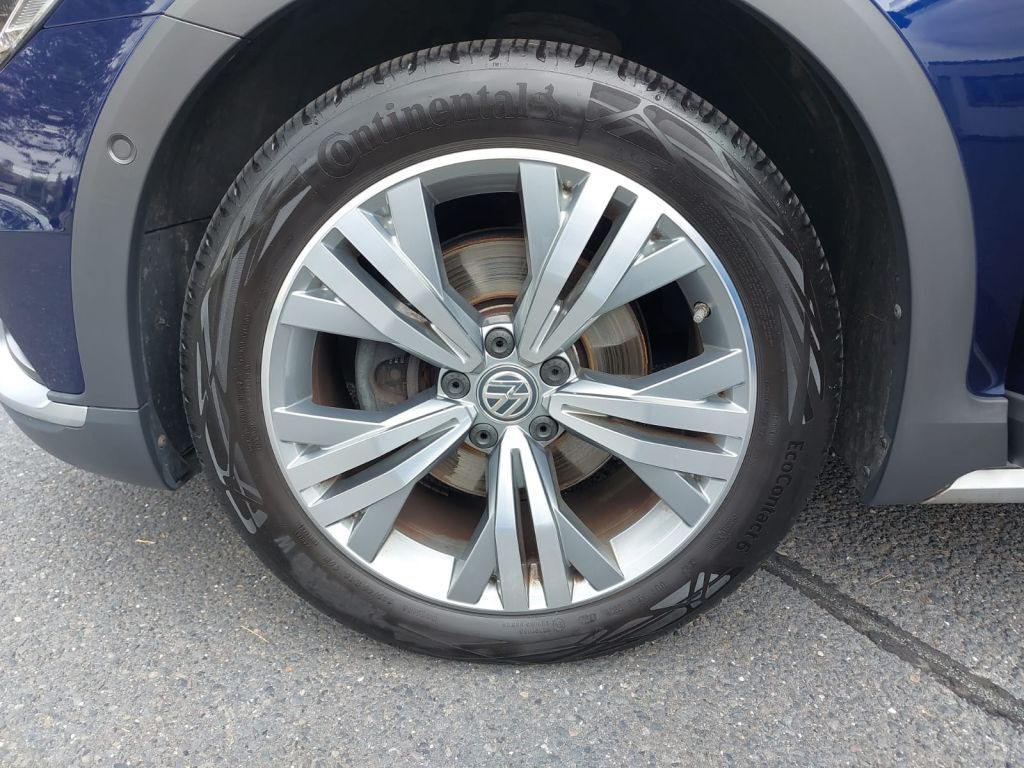 Fahrzeugabbildung Volkswagen Passat Alltrack 2.0 TDI 4Motion DCC AHZV Navi