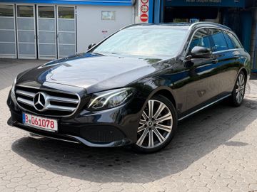 Mercedes E 220 - 1