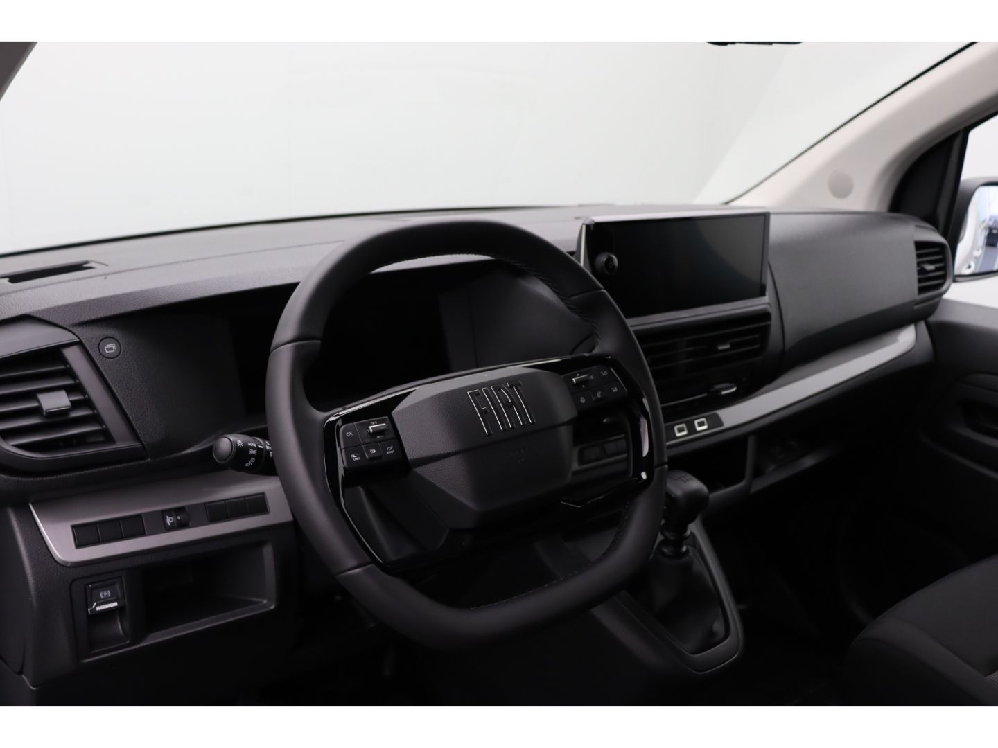 Fahrzeugabbildung Fiat Scudo L2 Multicab Basis Digitales Cockpit AHK