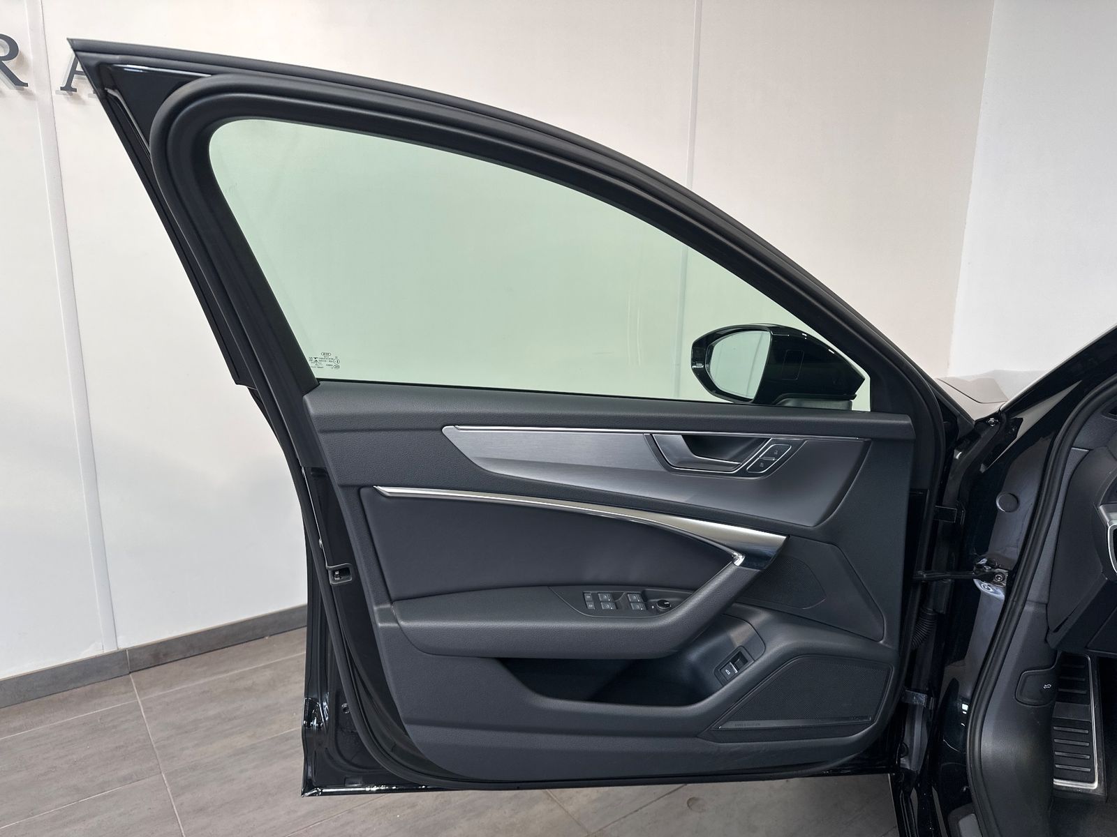 Fahrzeugabbildung Audi A6 Avant 40 TDI Qu S-Line Black NAV+LED+360°+AHK