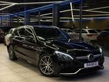 Mercedes-Benz C 63 AMG T-MODELL*PANO*BURMESTER*MEMORY*RFK+++++ - Mercedes-Benz R63
