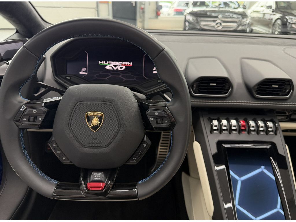 Lamborghini Huracan EVO Spyder AWD Blu Sideris Lift Kamera foto 14