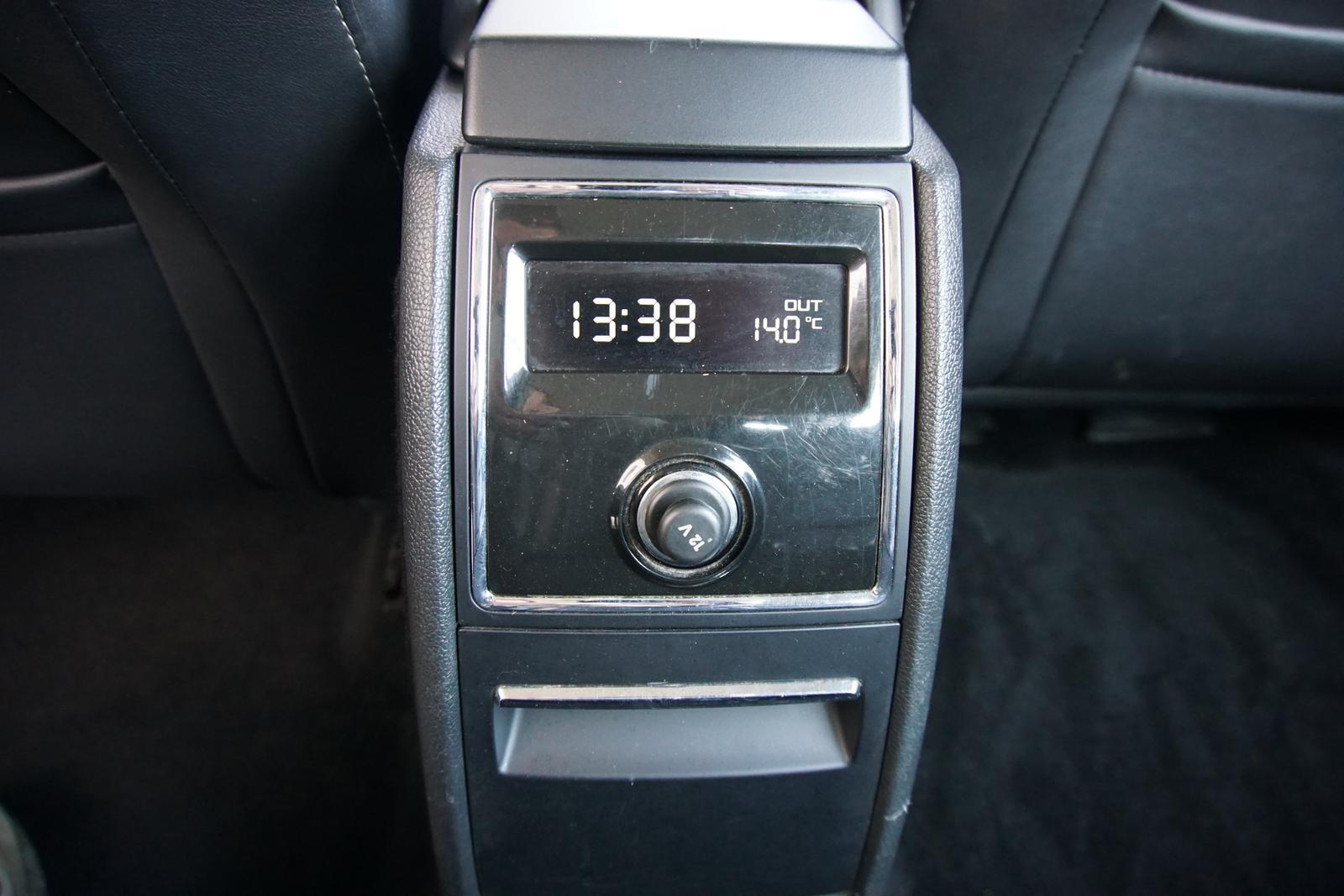 Skoda Superb 2010 — photo 17