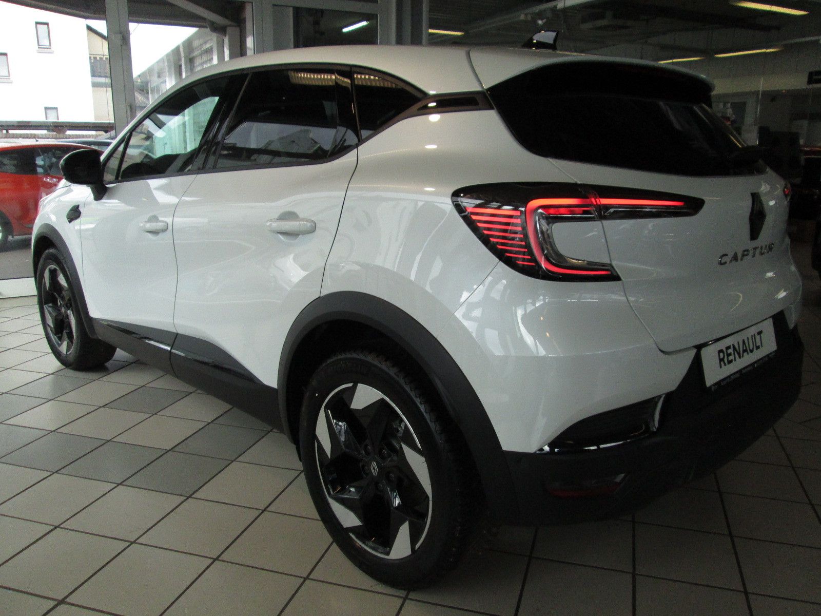 Renault Captur Mild Hybrid 140 EDC Techno*SHZ*AUTOMATIK* imagem 2