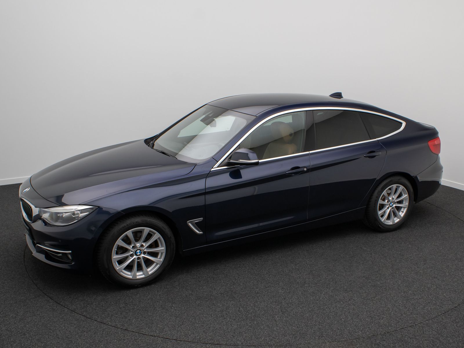 Fahrzeugabbildung BMW 320d Gran Turismo Luxury Line Alarm HUD Kamera D