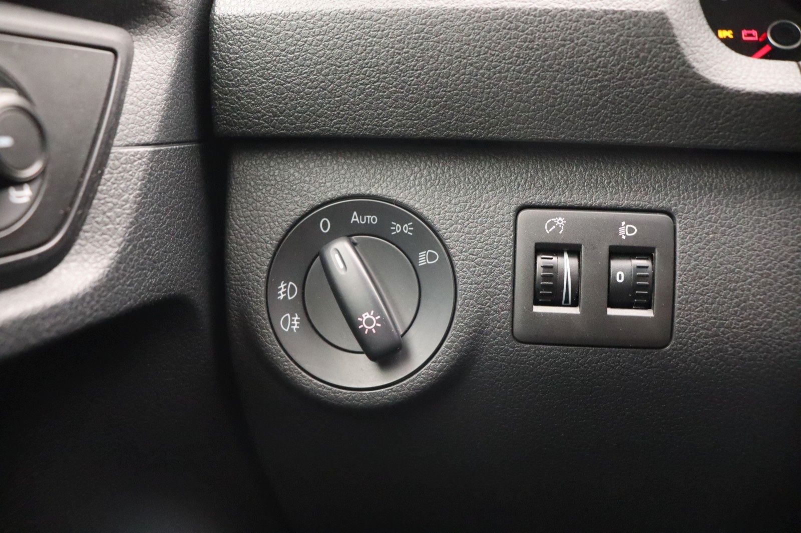 Fahrzeugabbildung Volkswagen Caddy 1.4 TSI Trendline BMT AHK TEMPO PDC