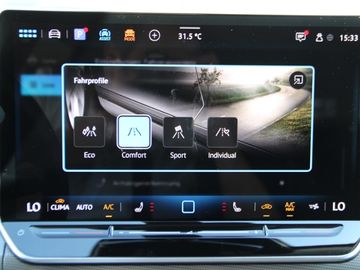 Volkswagen Golf VIII Variant 1.5 eTSI Style DSG Matrix LED