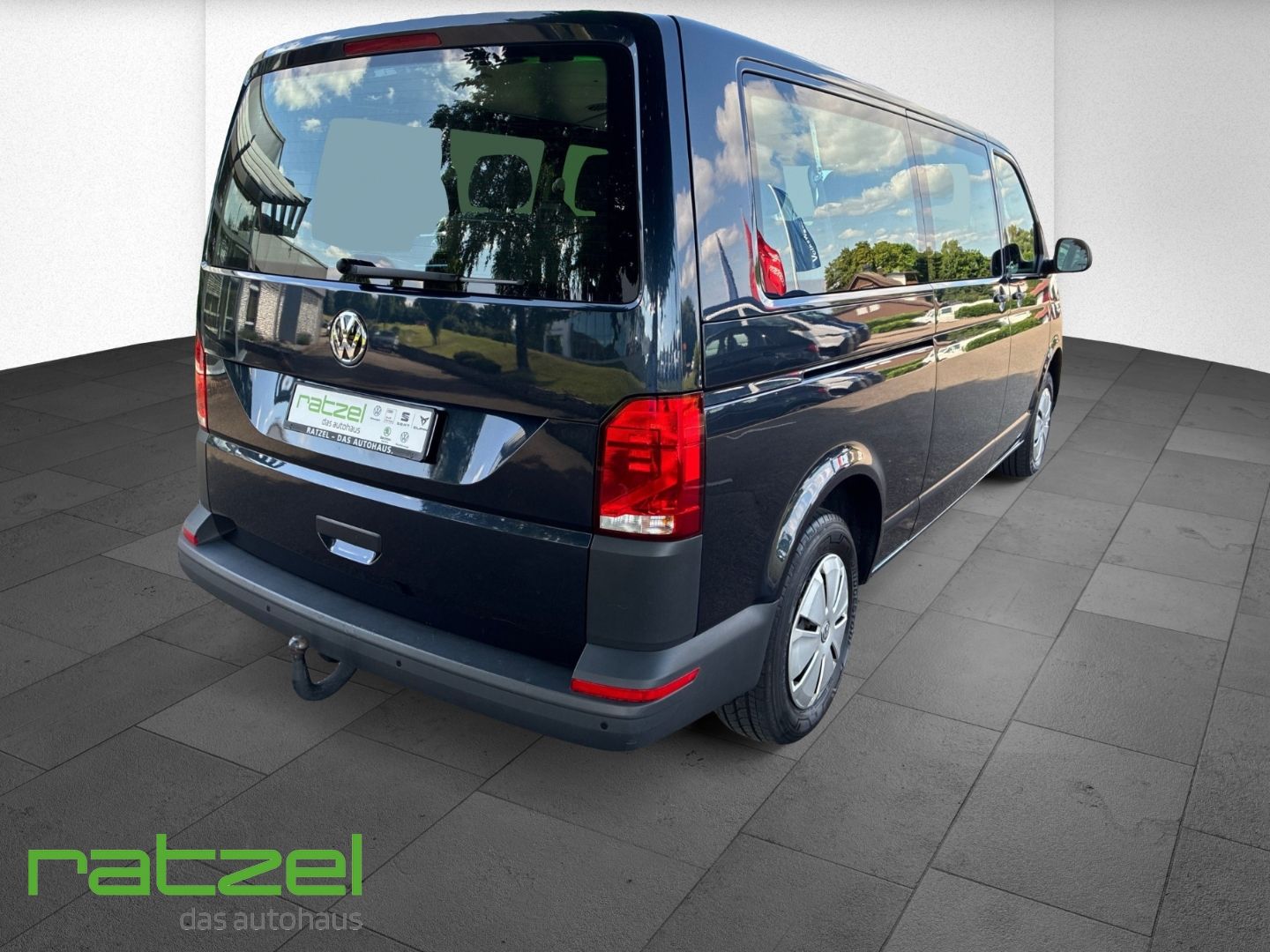 Fahrzeugabbildung Volkswagen T6.1 Kombi LR 2.0 TDI AHK Navi Apple CarPlay And