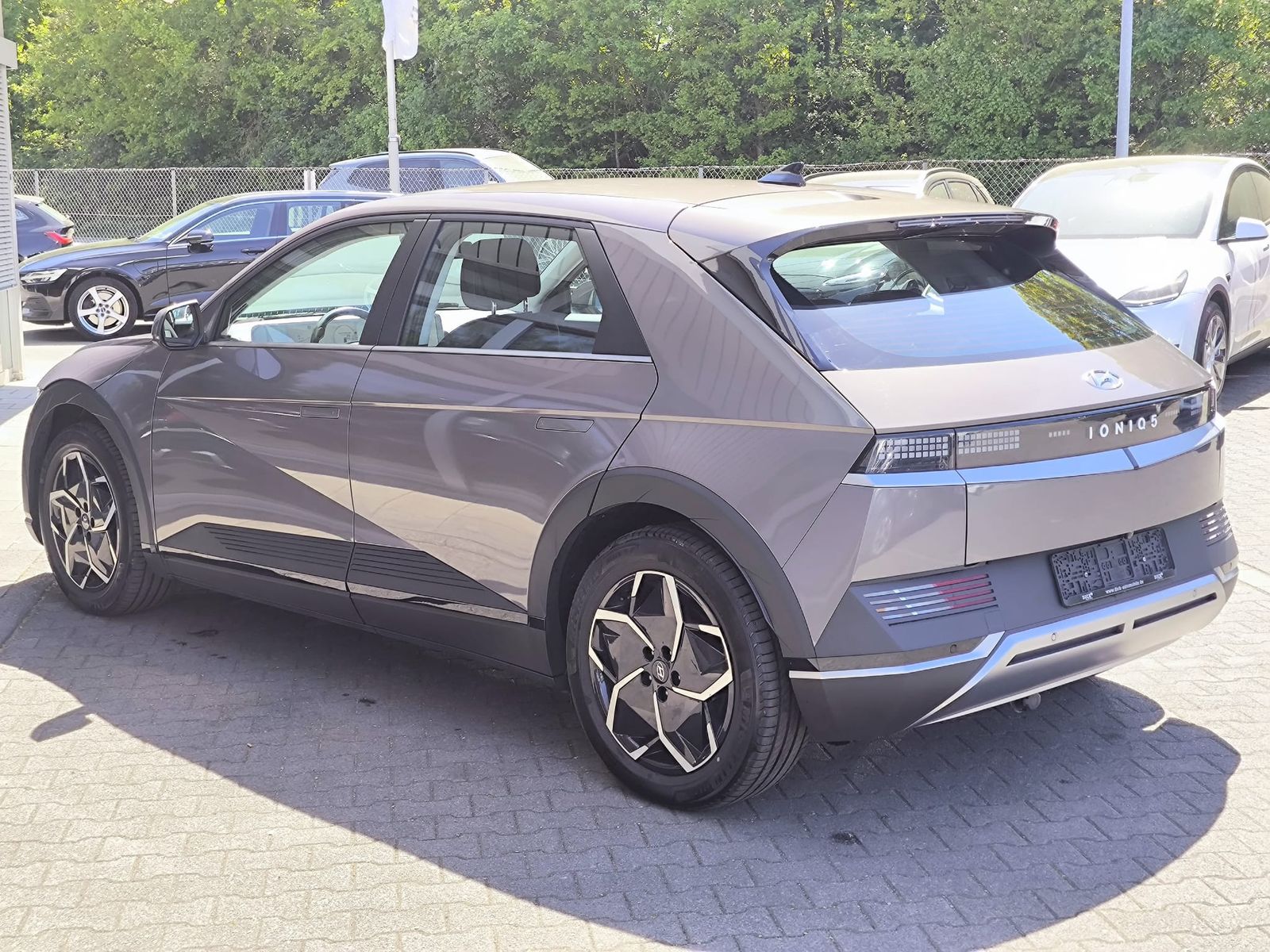 Fahrzeugabbildung Hyundai Ioniq 5 Elektro NAVI+LED+SHZ+KAMERA+ACC+AHK+19"