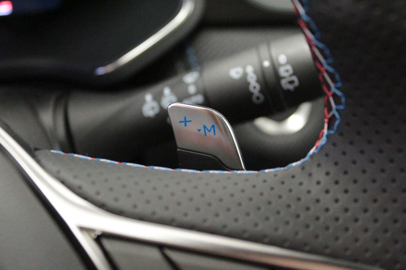 Fahrzeugabbildung Renault Captur Mild Hybrid 160 EDC Esprit Alpine