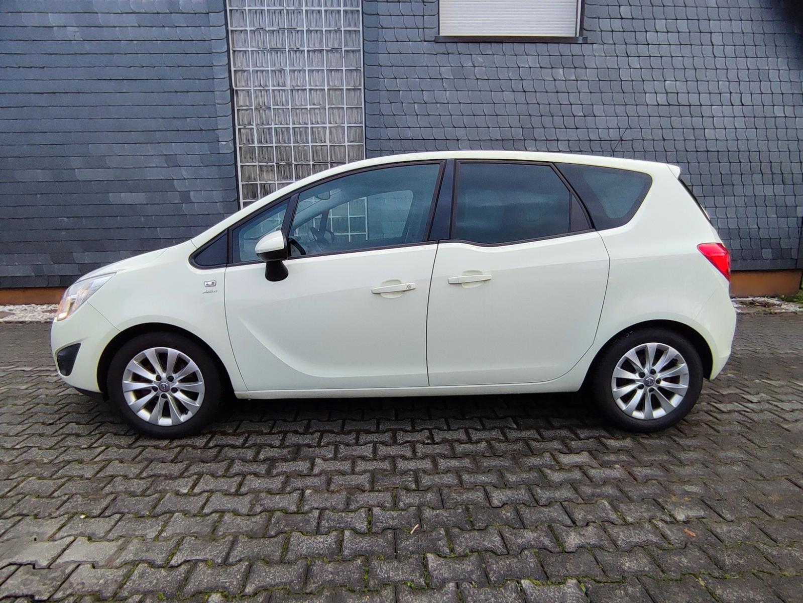 Opel Meriva B Active Flexfix SHZ KLIMA ALU