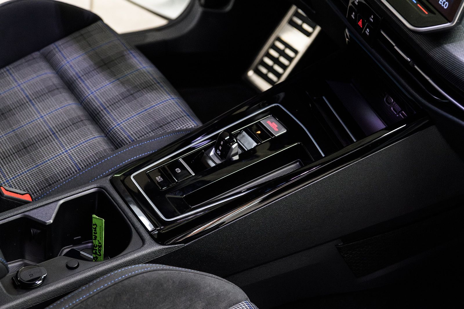 Fahrzeugabbildung Volkswagen Golf GTE BLACK-STYLE+ IQ-LIGHT