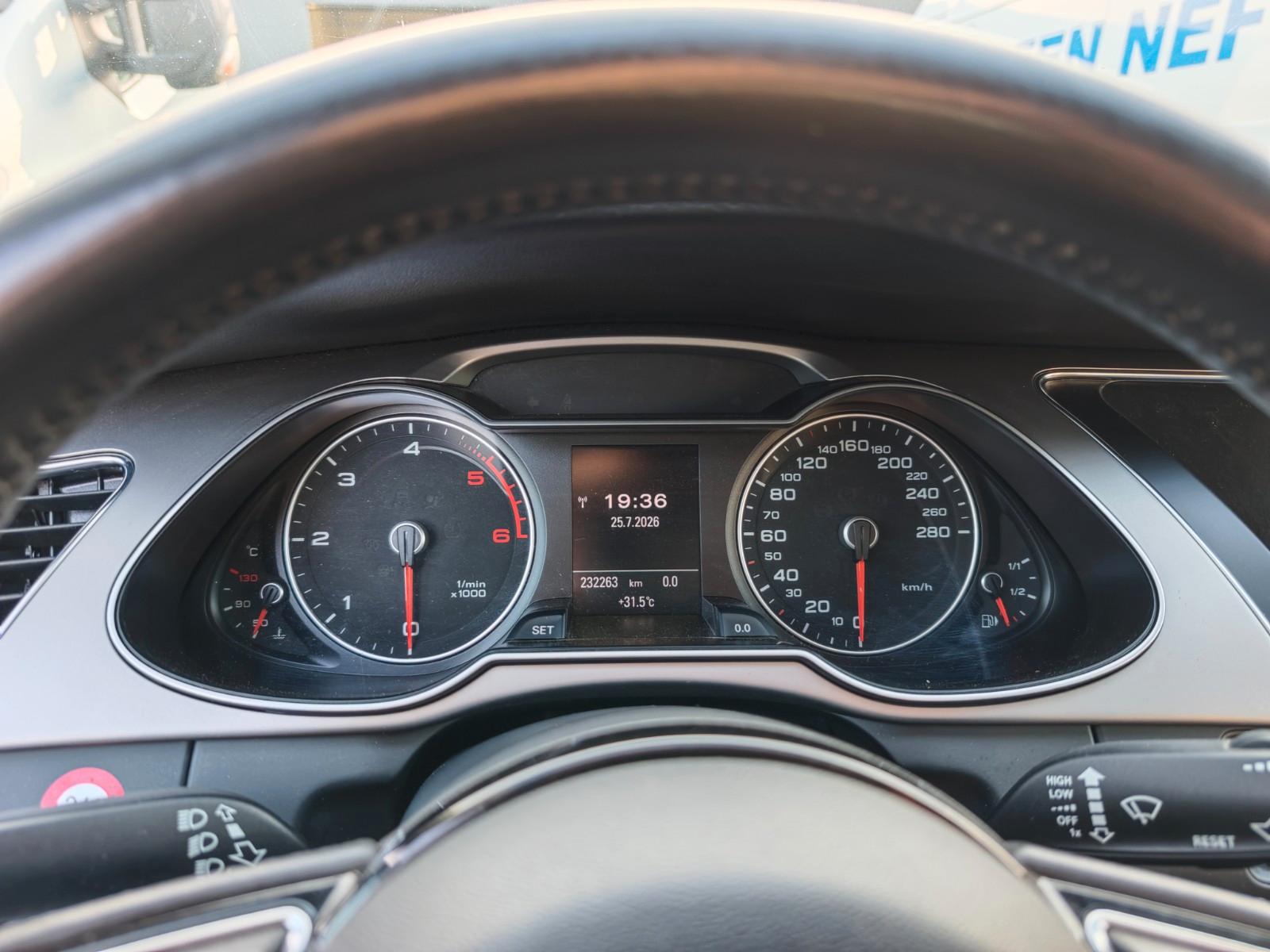 Audi A4 2012 — photo 22