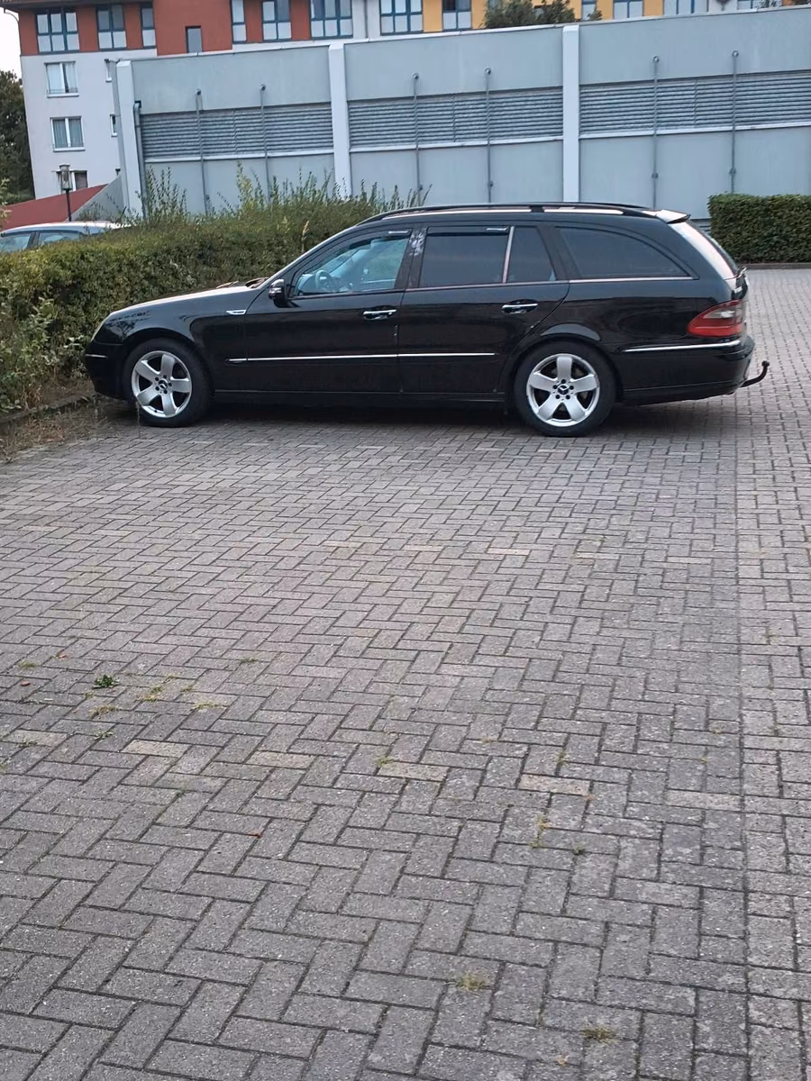 Mercedes-Benz E220 2004 — vehicle for AFU Ukraine
