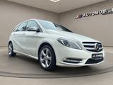 Mercedes-Benz B 180 7G SPORTPAKET LEDER/ BIXEN/ PDC/ KLIMA - Mercedes-Benz B 180 Gebrauchtwagen in Hamburg