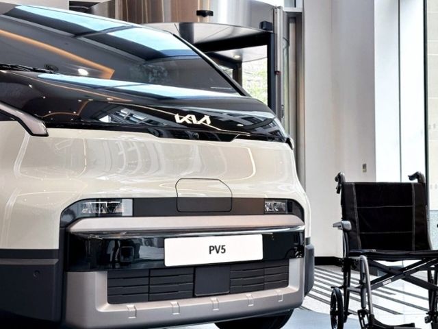 Fahrzeugabbildung Kia PV5 WAV Passenger Rampe Behindertengerecht