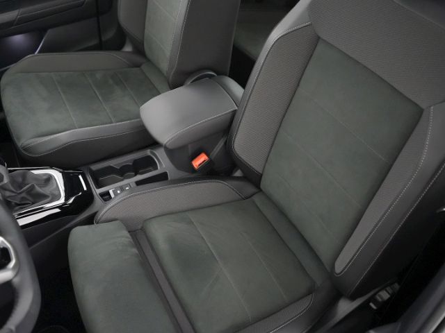 T-Roc R-LINE TDI DSG+AHK+MATRIX LED+NAVI+RÜCKFAH